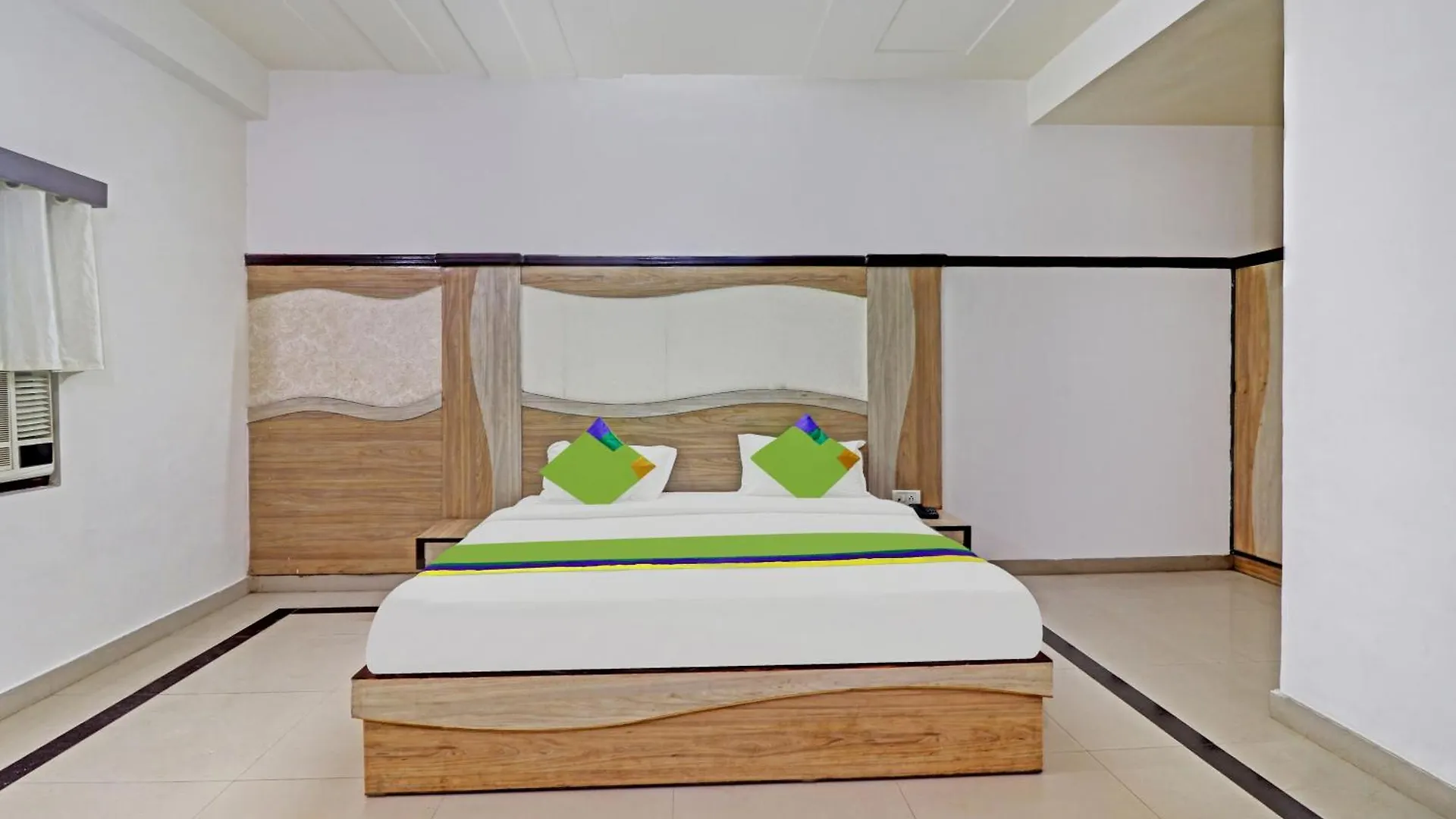Hotel Golden Palace Agra  3*, Agra (Uttar Pradesh)
