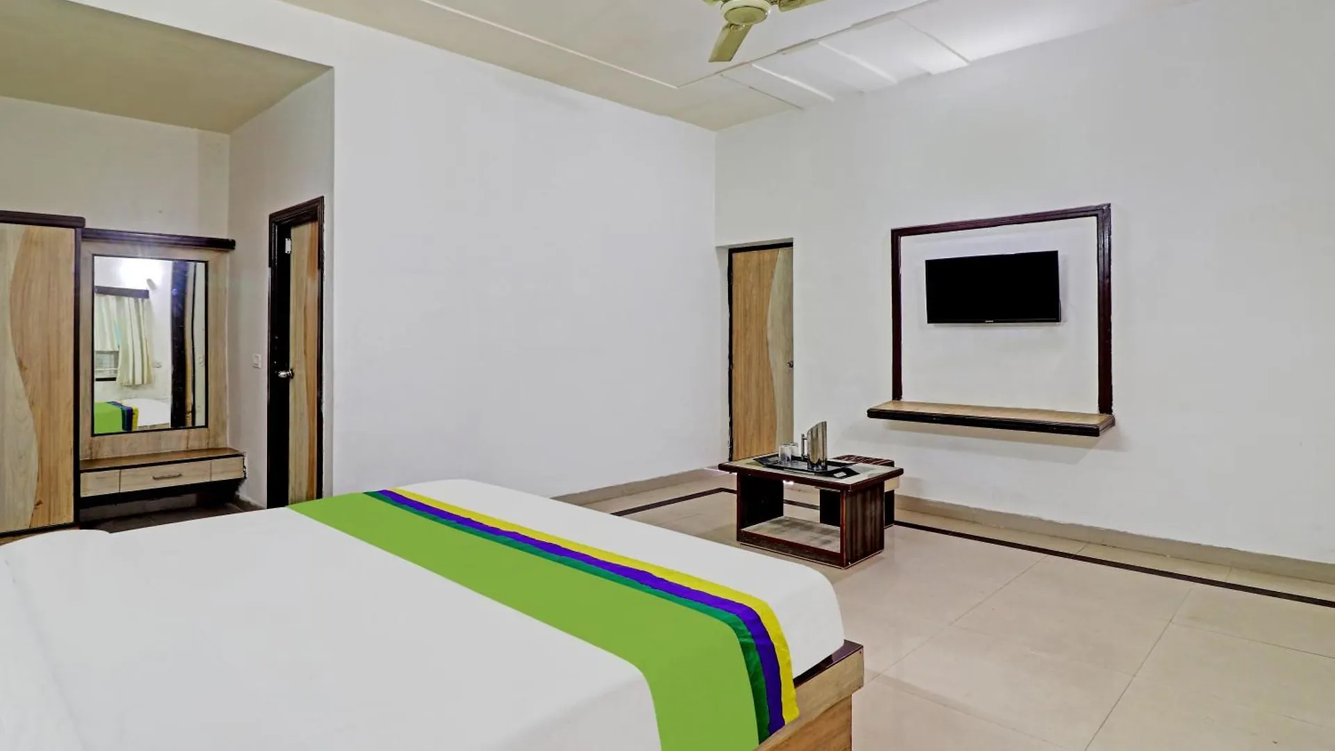 Hotel Golden Palace Agra  3*, Agra (Uttar Pradesh) India