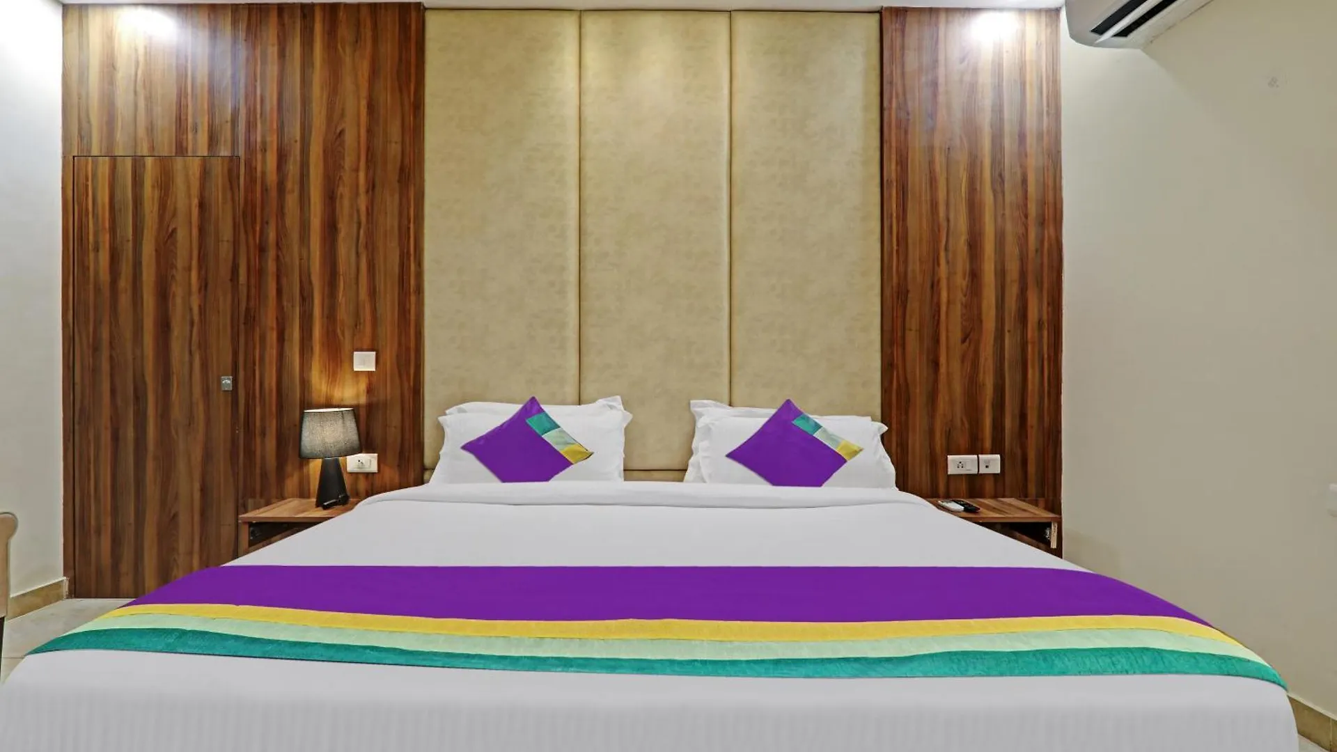 ***  Hotel Golden Palace Agra  India